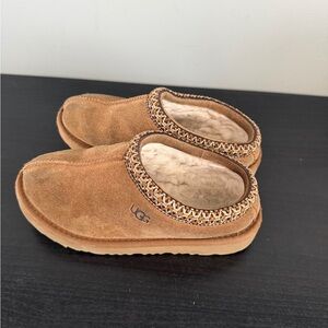 UGG Tasman